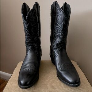 NEW Ariat Women’s Heritage R Toe Western Boot